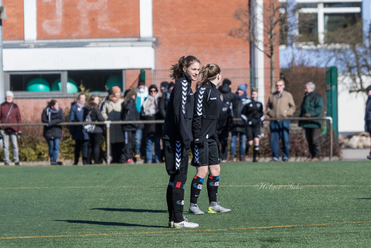 Bild 100 - B-Juniorinnen Halbfinale SVHU - Holstein Kiel : Ergebnis: 3:0